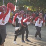 LOMBA BANGKIAK dan ESTAFET SARUNG